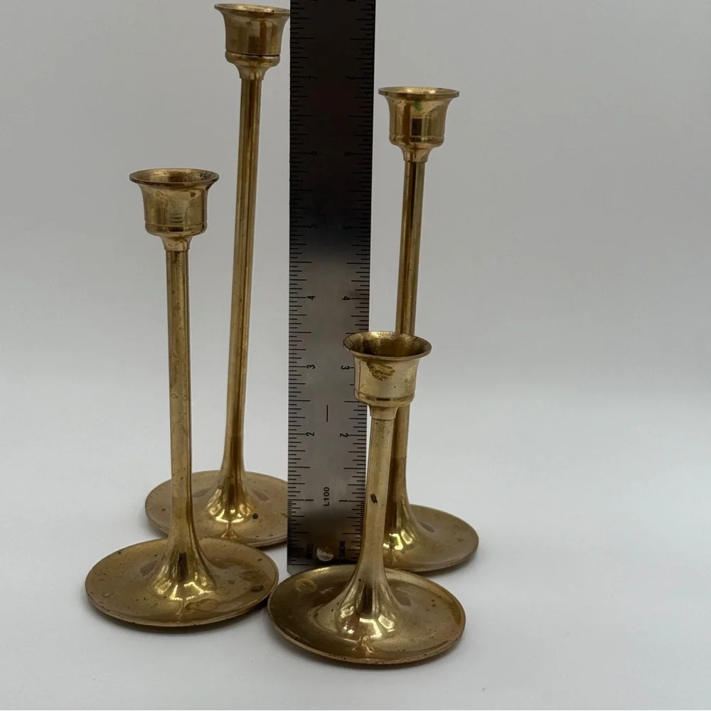 set of four brass candlesticks of varying heights holiday vintage cottagecore - Picture 5 of 7